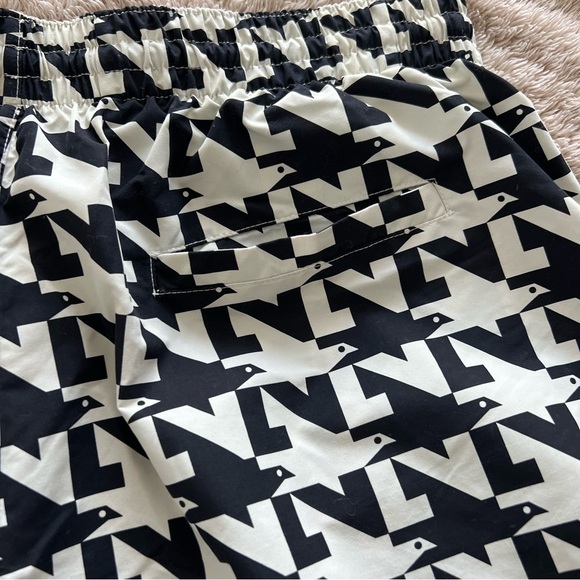 Louis Vuitton Men’s 2023 LV Doves Swim Trunks in Black & White | US Large - Picture 4 of 7